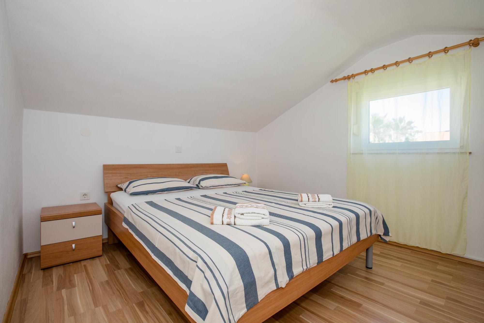 Apartments & Room Spanjol Palit Exterior photo