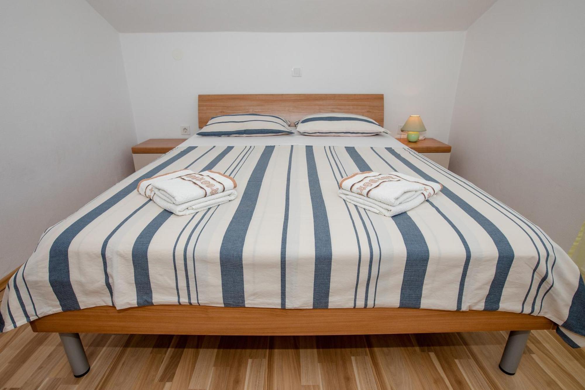 Apartments & Room Spanjol Palit Exterior photo