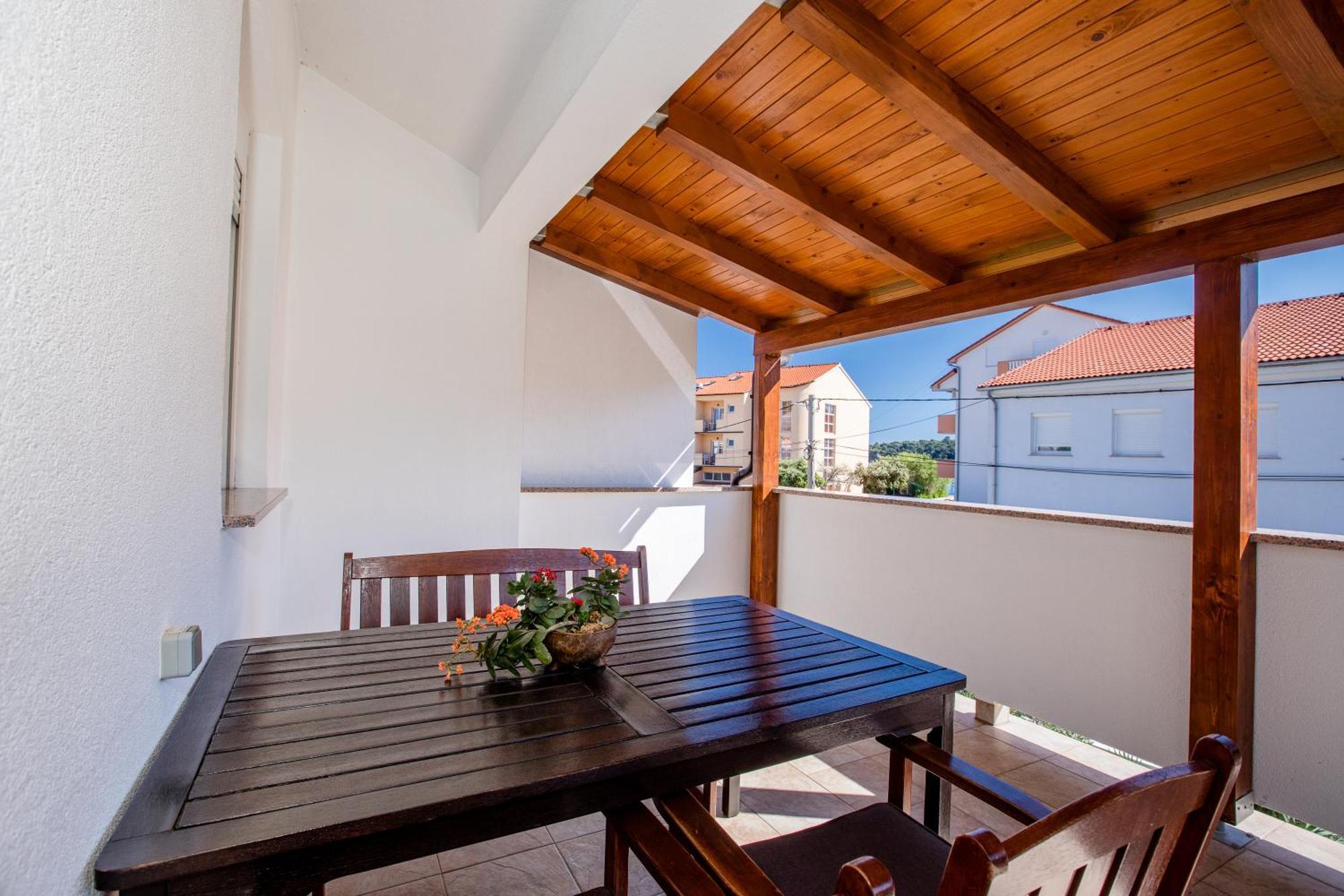 Apartments & Room Spanjol Palit Exterior photo